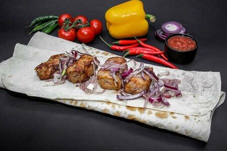 Хоровац в лаваше со свининой