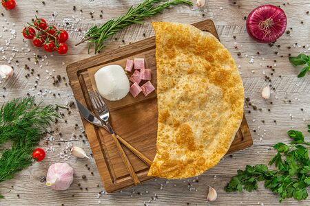 Чебурек с ветчиной и сыром