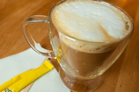 Латте (с сиропами карамельный, ванильный )