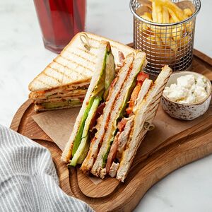 Клаб-сэндвич с лососем