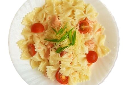 Паста с лососем в сливочном соусе