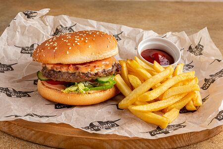 Бургер Сан-Ремо говяжий с фри