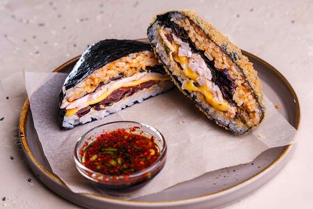 Онигири с курицей