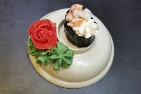 Суши №8 Филадельфия с креветкой