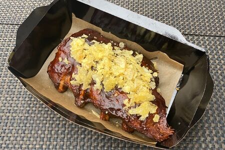 Тонкие свиные рёбрышки в соусе BBQ