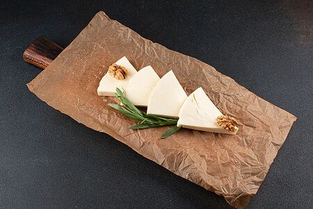 Сулугуни молочный