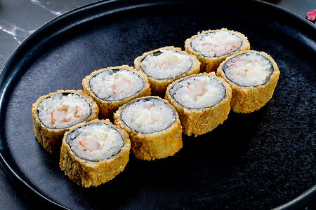 Жареный ролл с креветкой