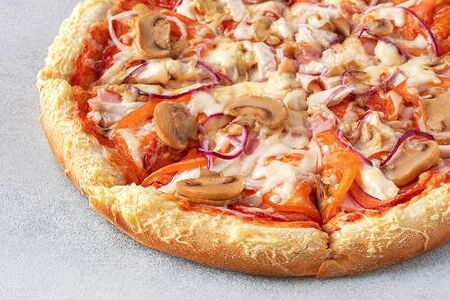 Пицца Петровская на толстом с сыром