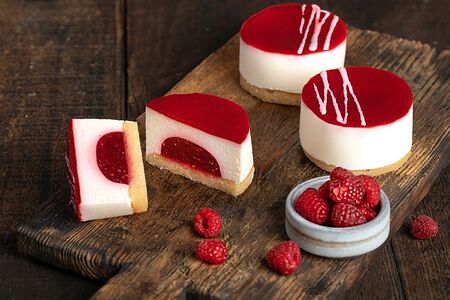 Творожно-малиновый мусс