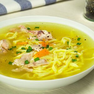 Суп куриный с лапшой