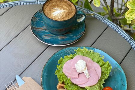 Венские вафли с ветчиной и сыром чеддер