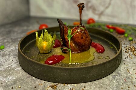 Утиная нога с апельсиновым соусом