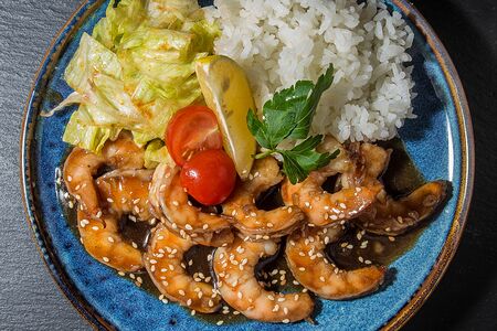 Креветки в чесночном соусе