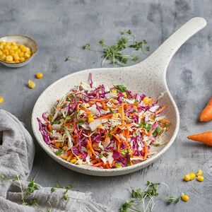 Մանուշակագույն կաղամբով աղցան