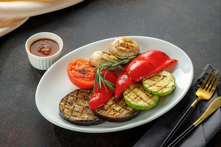 Пряные овощи из печи