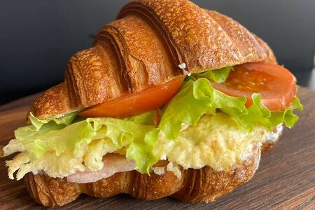 Круассан Ветчина и Филадельфия