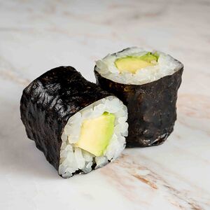 Ролл с авокадо