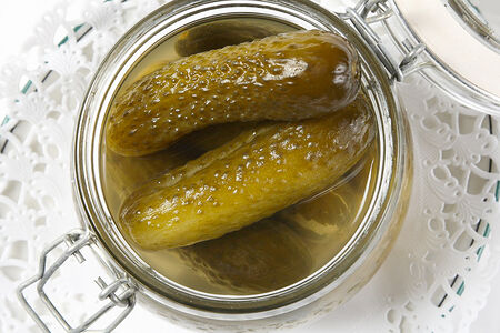 Соленые огурцы