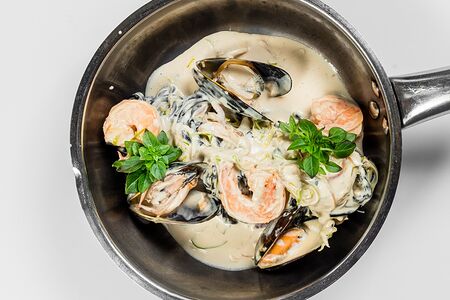 Паста нери с морепродуктами