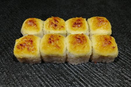 Ролл Запеченный с пармезаном