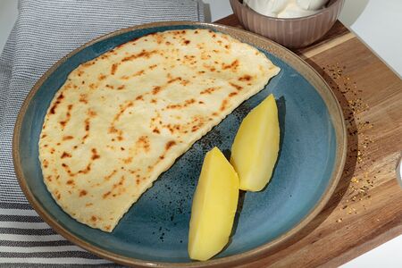 Кутаб с картошкой