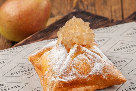 Ватрушка с творогом и грушей