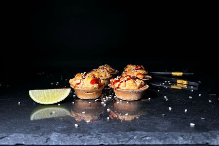 Мидии в тарталетках с соусом Пицца 