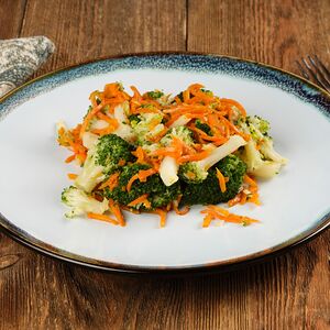 Брокколи с морковкой