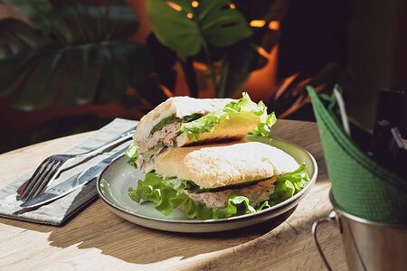 Чиабатта с тунцом