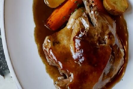 Утиная ножка конфи, печеные овощи