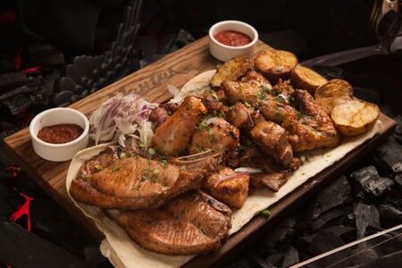 Ассорти из шашлыков
