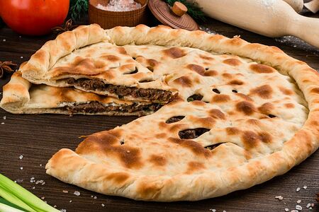 Пирог с говядиной и зеленью