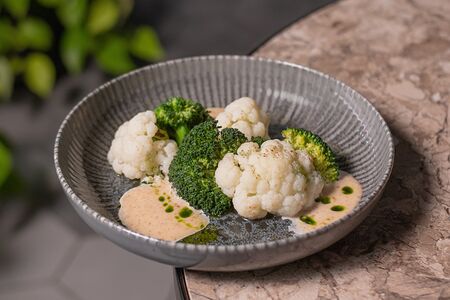 Брокколи и цветная капуста