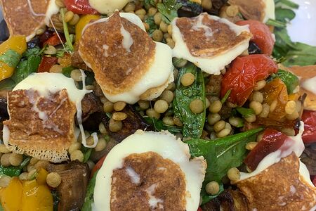 Салат со шпинатом и сыром