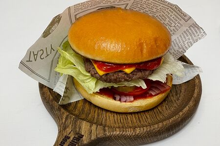 Большой бургер с говядиной и свининой