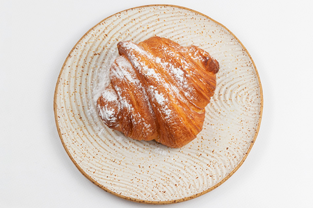 Круассан с заварным кремом