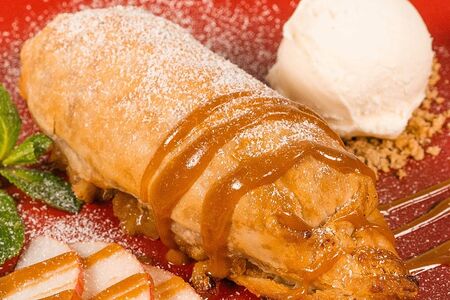 Венский штрудель с вишней