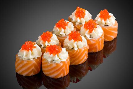 Филадельфия с красной икрой 8шт