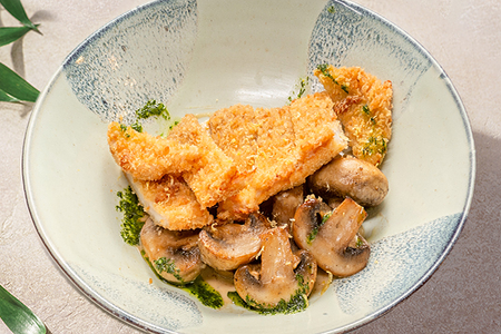 Шницель куриный с грибами