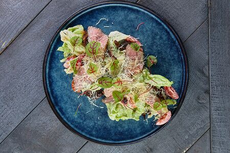 Салат с ростбифом