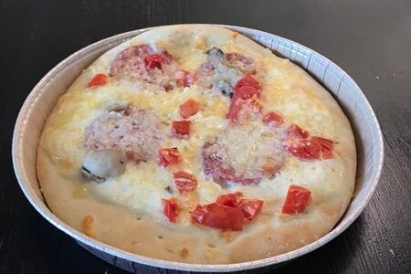 Лепешка Неаполитано с салями