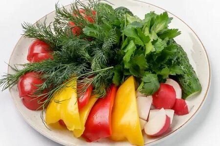 Ассорти из свежих овощей