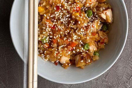 Вок с рисом и курицей