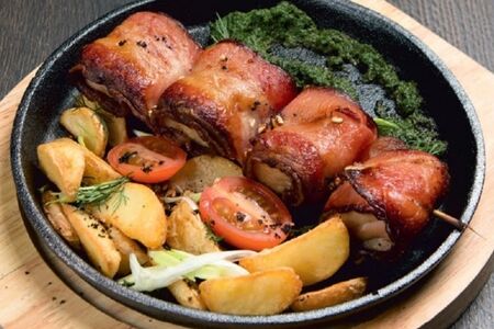 Шашлычок из куры в беконе