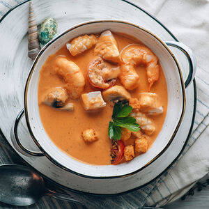 Томатный крем-суп с морепродуктами