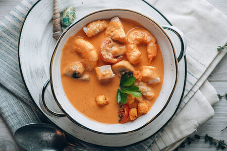 Крем-суп томатный с морепродуктами