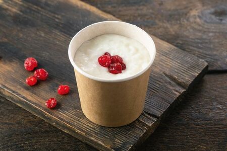 Рисовая каша с вишней