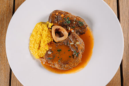 Оссобуко по-милански с ризотто и шафраном