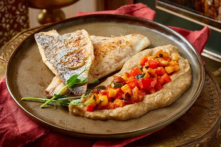 Дорадо с фенхелем и овощным рататуем