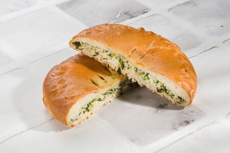 С сыром и зеленью